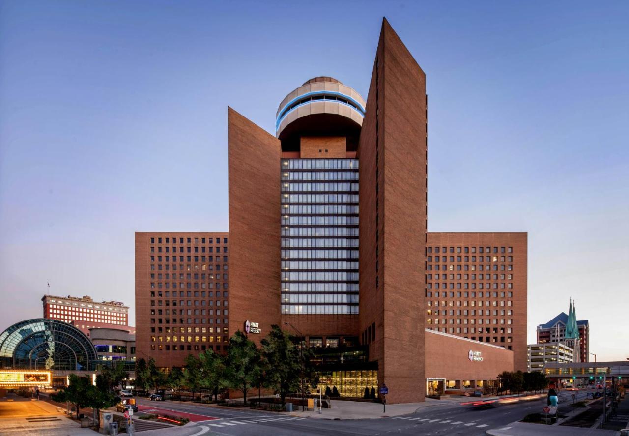 Hotel Hyatt Regency Indianapolis At State Capitol Exterior foto